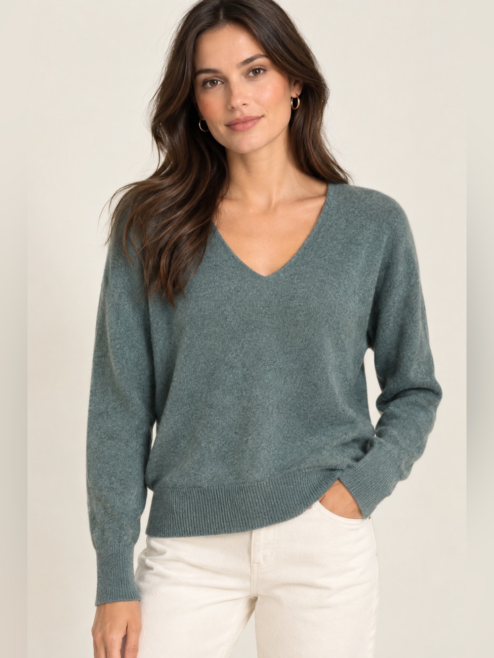 Tahari 100% 2-Ply Cashmere Sweater Green
V-Neck Size M teal soft staple